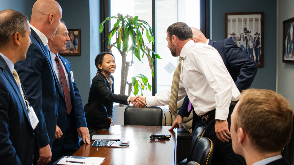 ACD FOSSI scholar Sarah Lokenauth shakes hands with Sen. Markwayne Mullin (R-OK) at ACD's annual Washington Fly-In on Capitol Hill. 